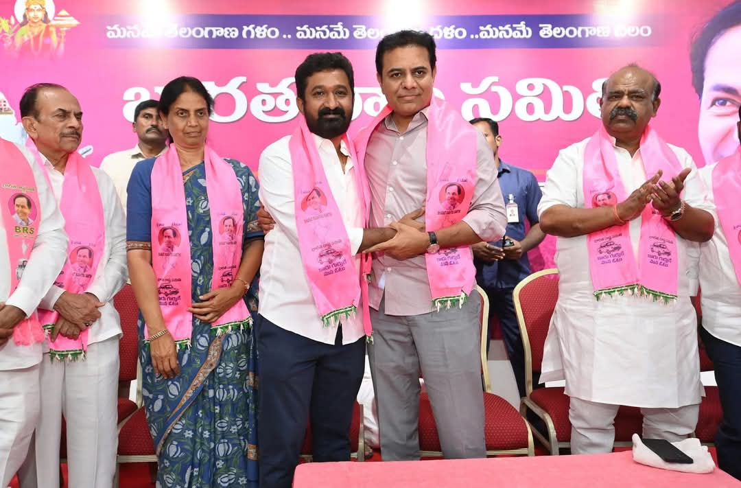 మాజీ ఎంపీపీ గోవర్ధన్ రెడ్డి కేటీఆర్ సమక్షంలో బీఆర్ఎస్ పార్టీలో చేరారు